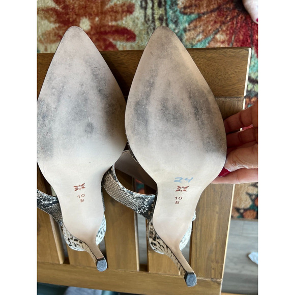 BCBG Snake print stiletto pointed toe Hilary Sandals Size-10 B,Silver accent - Picture 5 of 10